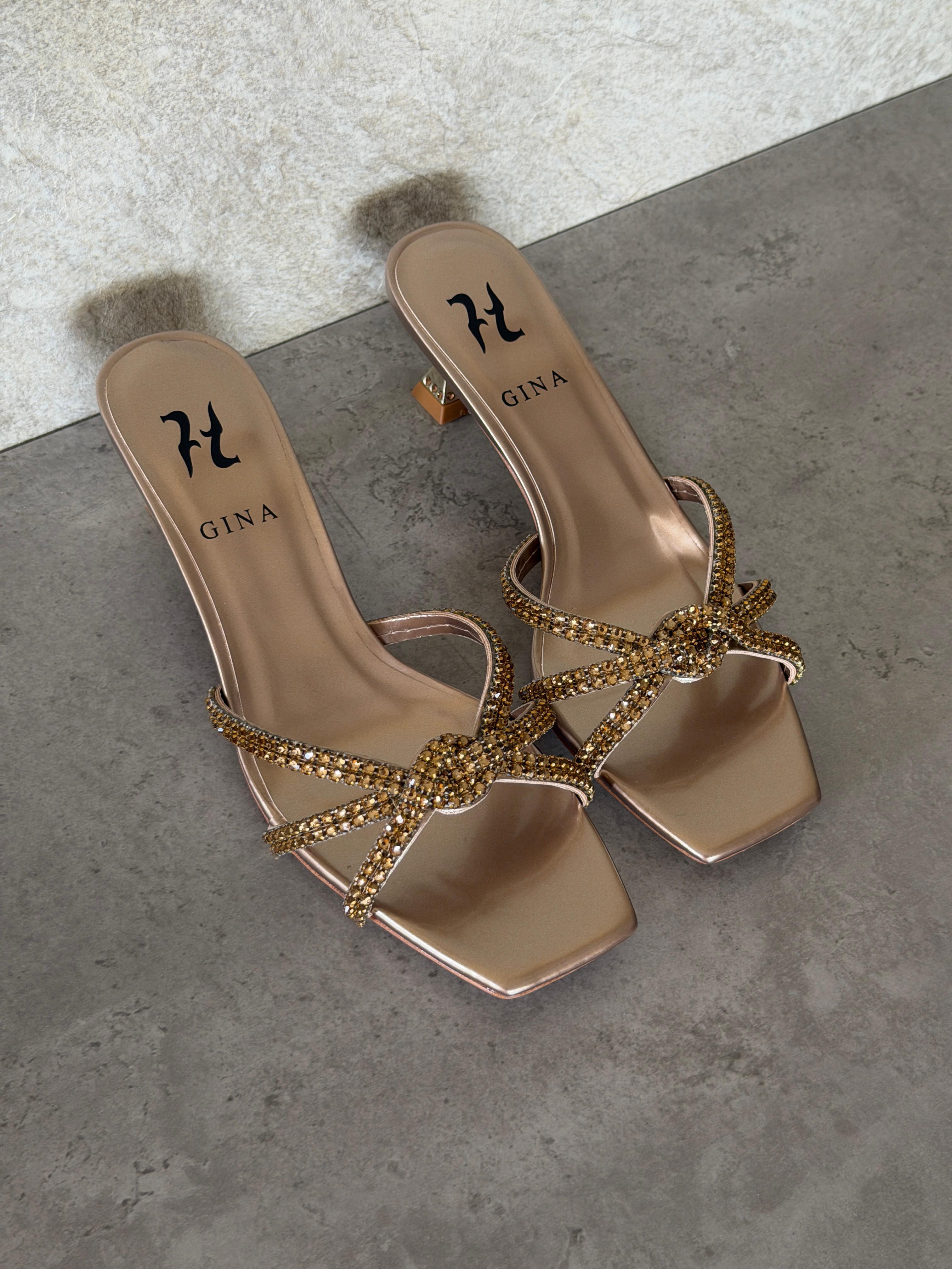 GINA  TAYLOR Quartz Chic