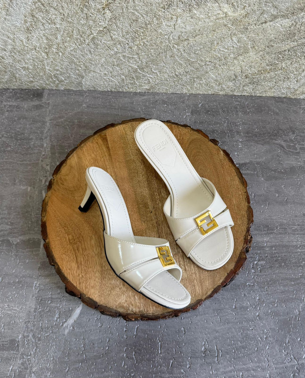 FENDI FFold 55mm logo-plaque Leather Sandals