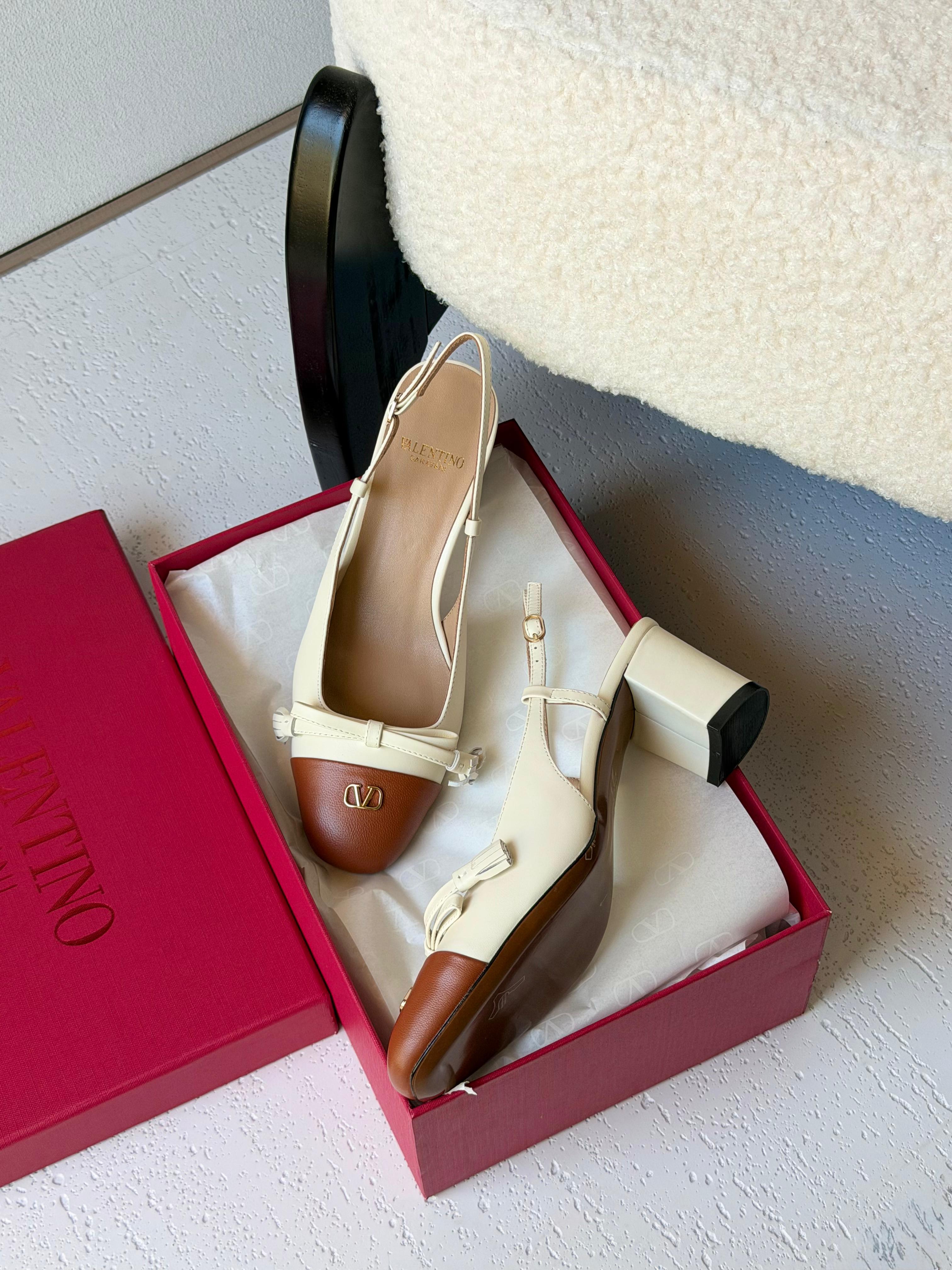 Valentino Garavani Valet Du Roi ballerinas