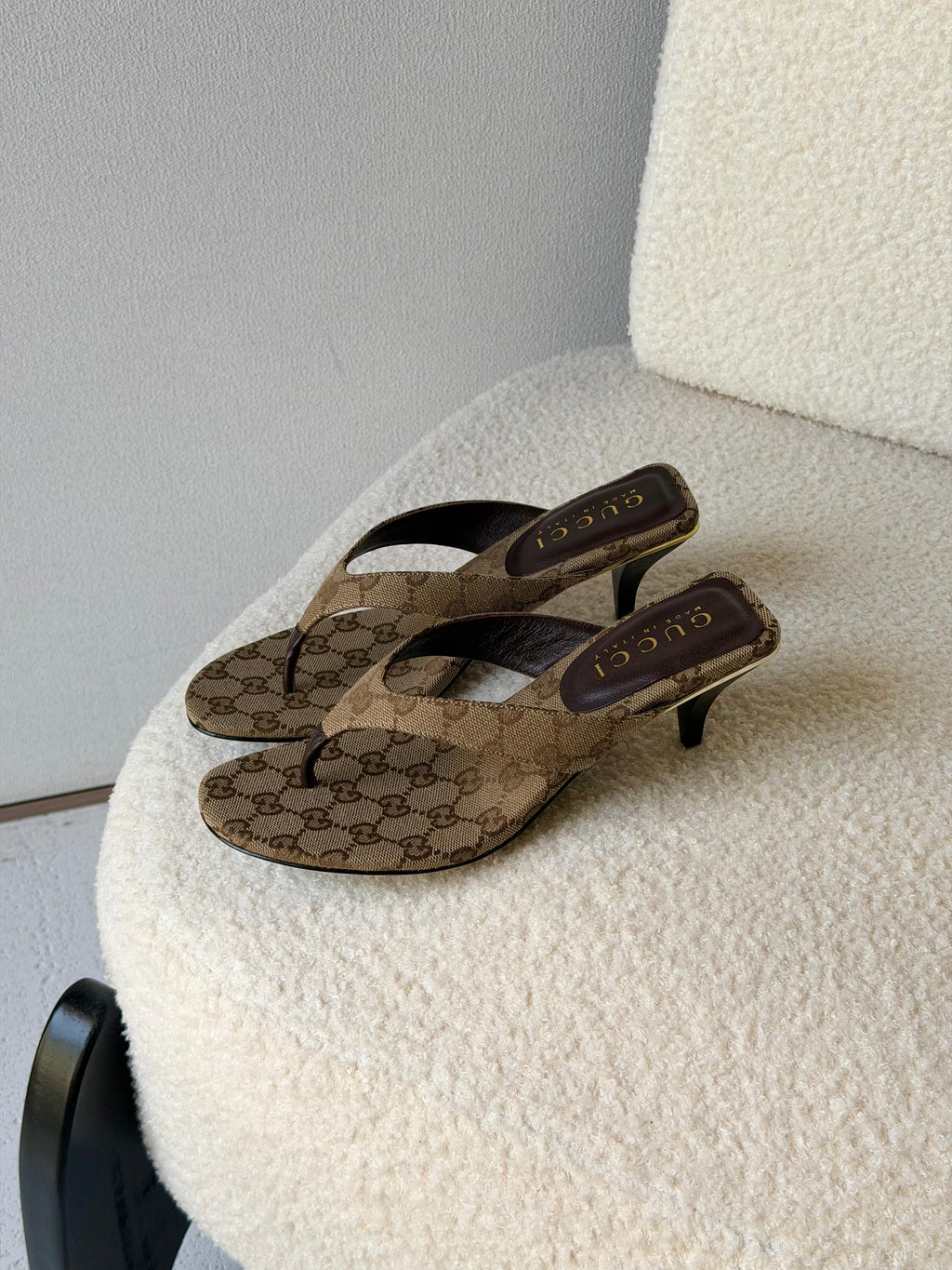 Gucci Vittoria thong sandals