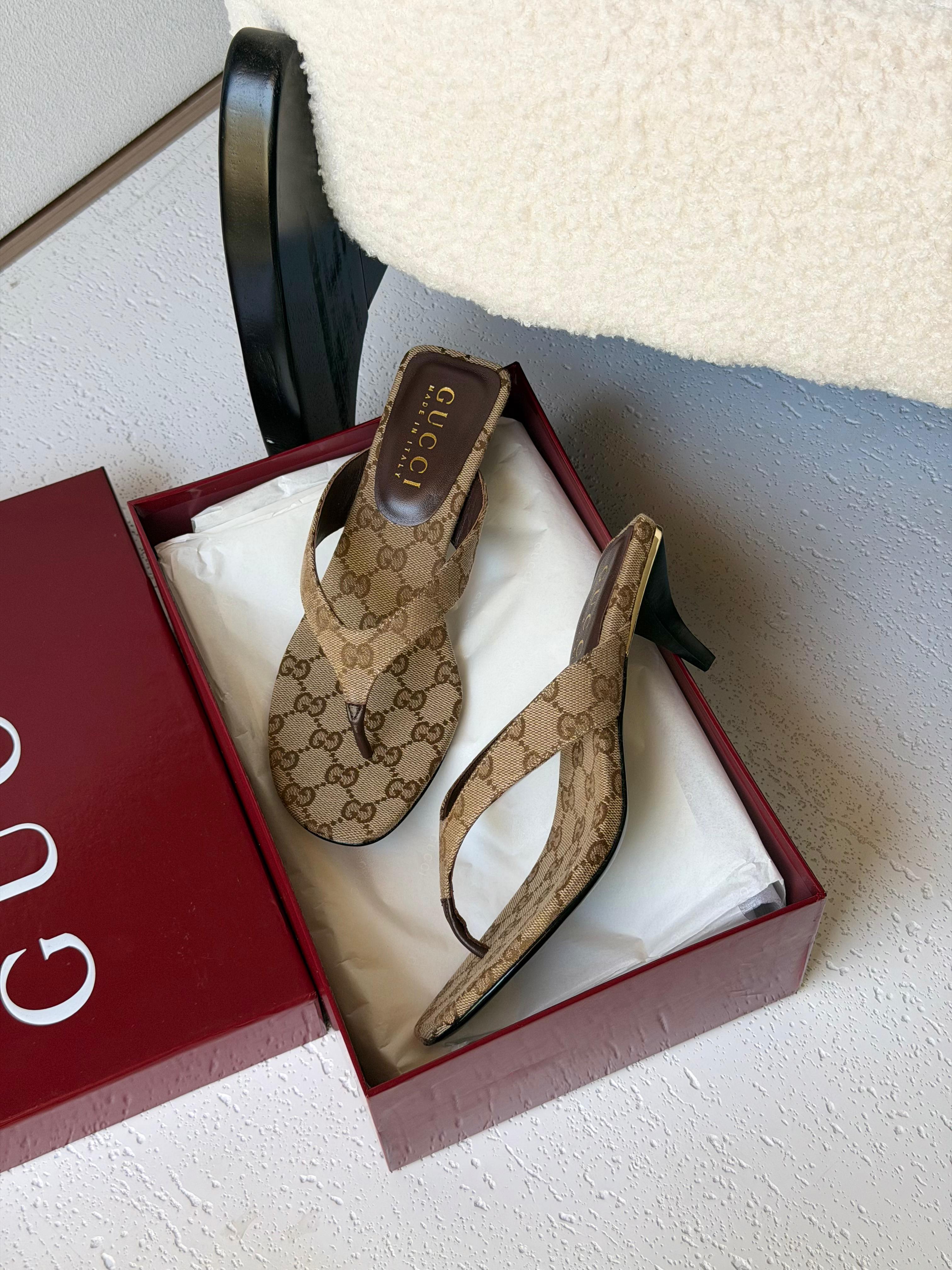 Gucci Vittoria thong sandals