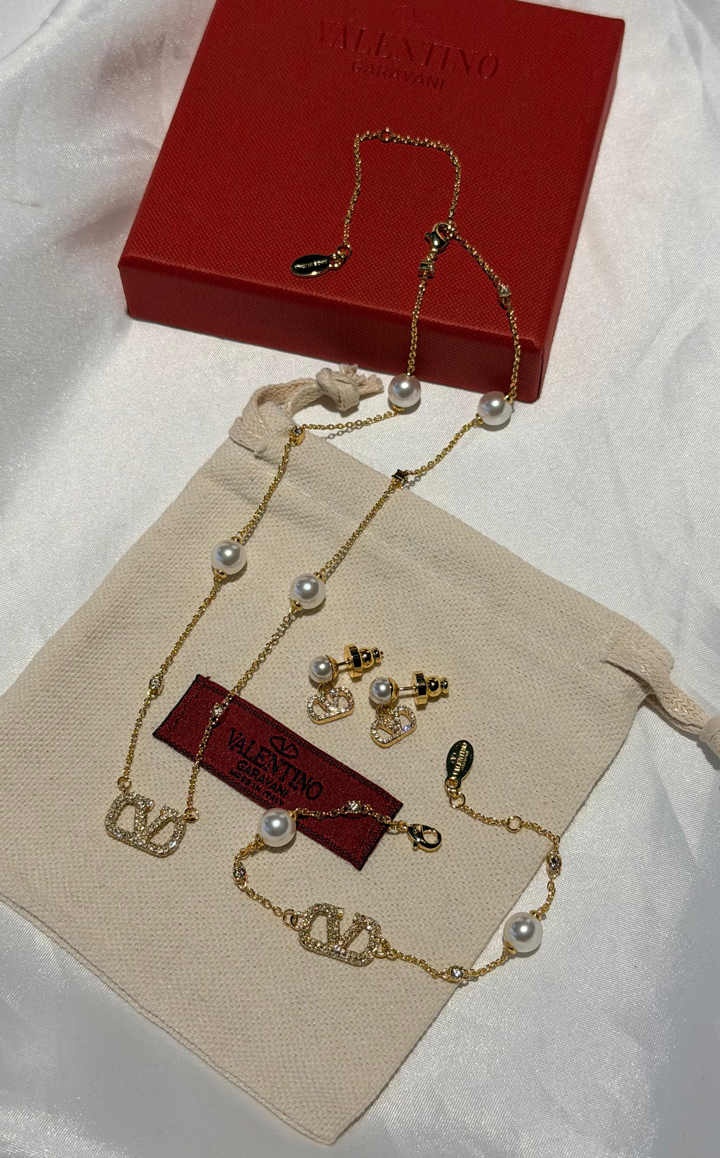VALENTINO Set⁠ ⁠⁠Necklace, Earrings & Bracelet