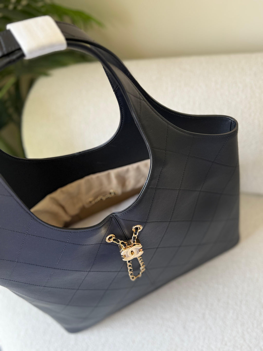 Chanel Maxi Hobo Bag — Black Calfskin, 25S 2025