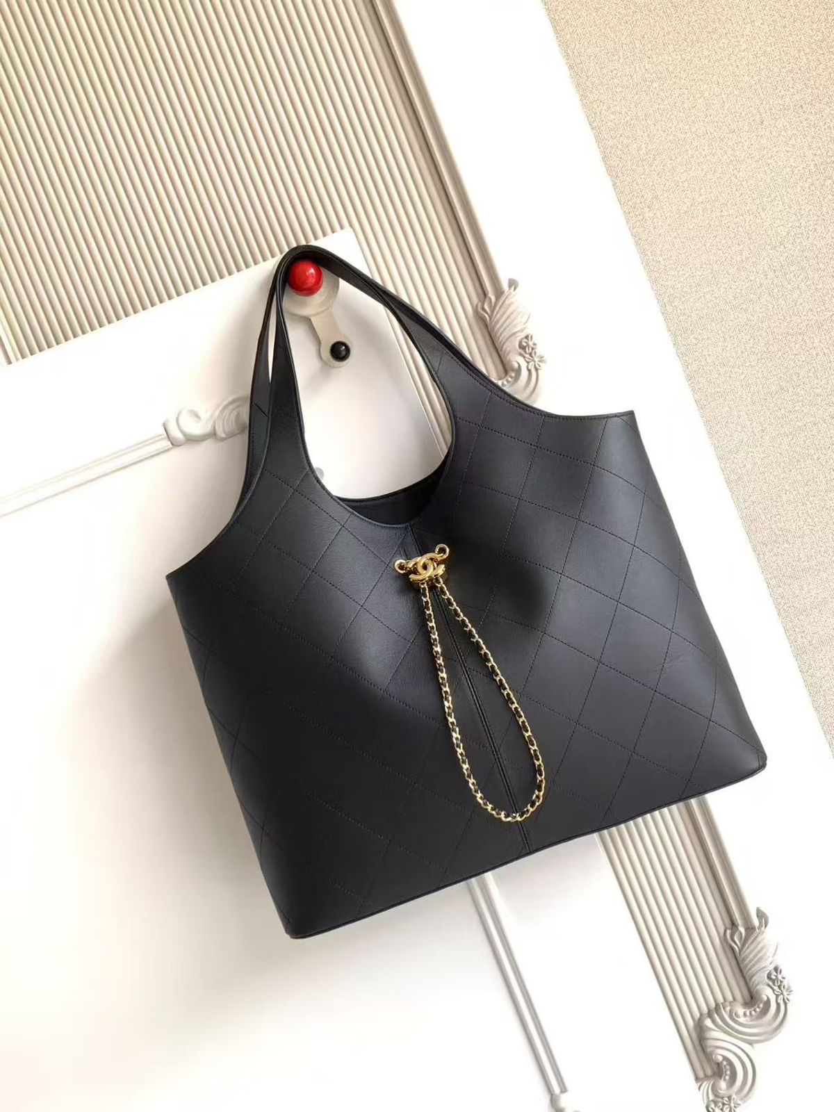 Chanel Maxi Hobo Bag — Black Calfskin, 25S 2025